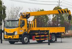乘龍L3隨車吊：短軸距強(qiáng)動(dòng)力高承載，工程作業(yè)更高效