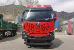礦區(qū)運(yùn)輸新標(biāo)桿 乘龍HK 8X4自卸車(chē)破解“多拉快跑”難題